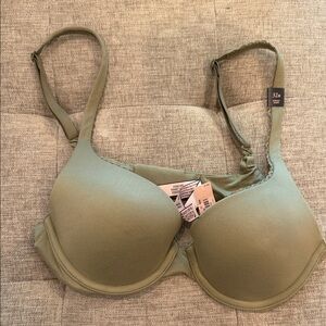 Victorias Secret Body By Victoria Perfect Shape 32B NWT